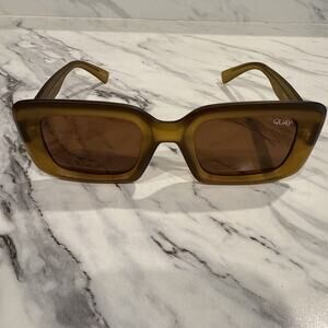 Quay Going Solo 111 Sunglasses READ